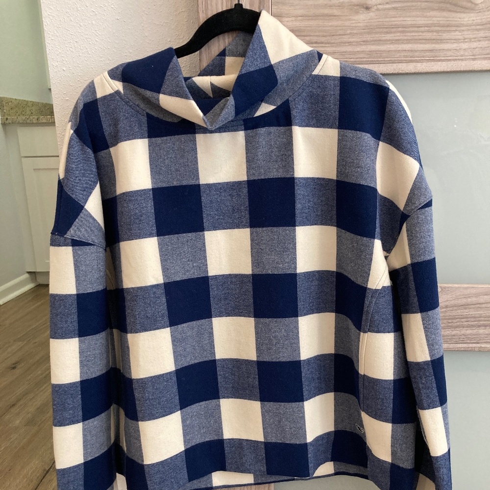 XL cowl neck Vineyard Vines pullover